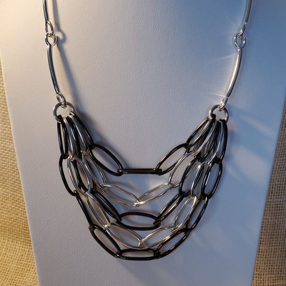 NWOT Premier Designs SIMPLICITY Necklace - Picture 3 of 5